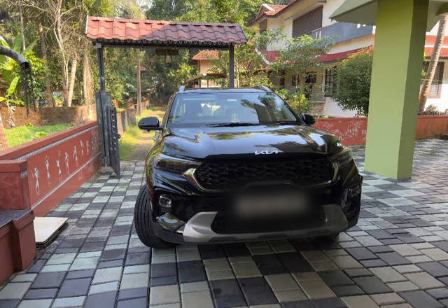 https://images10.gaadi.com/usedcar_image/4512904/original/99f81070-d7fb-4f5d-80ab-3596632f0fba.?imwidth=6401