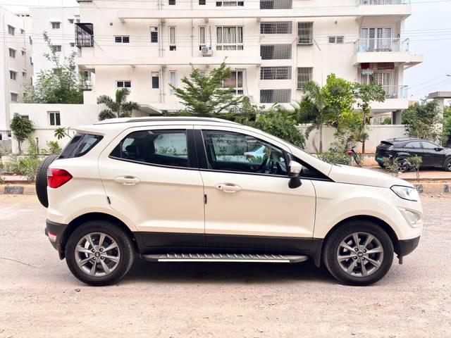 https://images10.gaadi.com/usedcar_image/4512914/original/ee861d0b5595cc9181d8b633c9a09d65.jpg?imwidth=6401