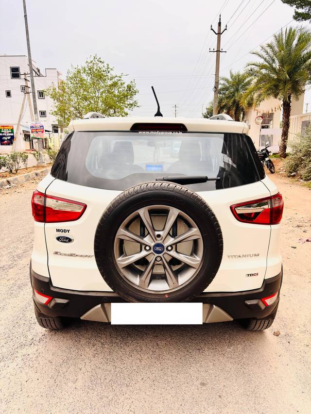 https://images10.gaadi.com/usedcar_image/4512914/original/processed_253ffcd667cf643bfaae1665b9c69a88.jpg?imwidth=6402