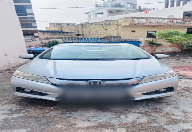 https://images10.gaadi.com/usedcar_image/4512917/original/1e21d5fd-36e6-4967-a1d6-55d5df1c532a.?imwidth=6400