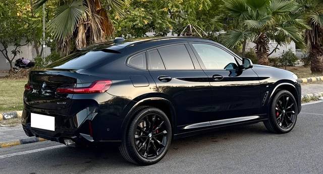 https://images10.gaadi.com/usedcar_image/4512920/original/processed_155949dfb42107a873e171fad45f47f0.jpeg?imwidth=6402