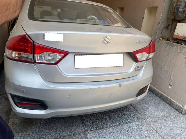 https://images10.gaadi.com/usedcar_image/4512941/original/processed_68019df239fb25e4fde2fffb9e3c639e.jpg?imwidth=6401