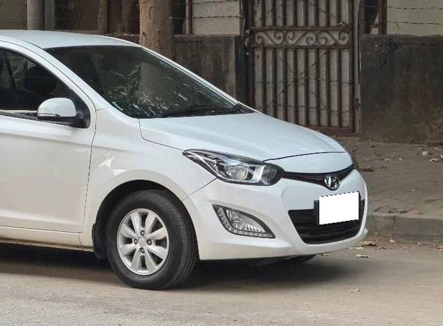 https://images10.gaadi.com/usedcar_image/4512970/original/processed_2934dcde7966c19d8d057ddfd6c84aea.jpg?imwidth=6400