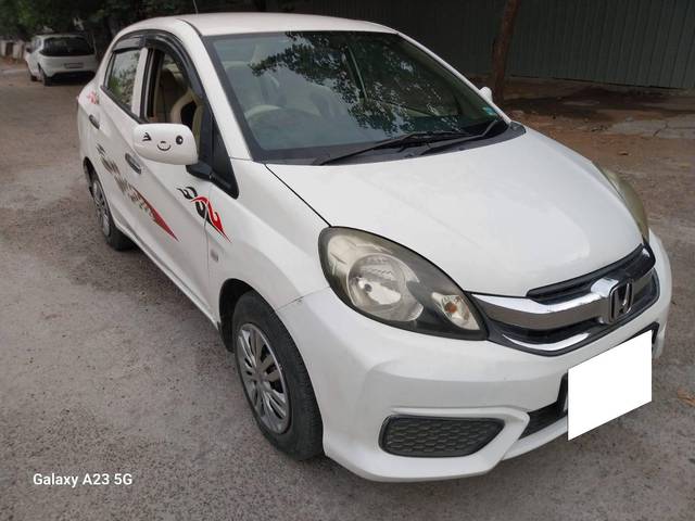 https://images10.gaadi.com/usedcar_image/4512976/original/processed_1f412f2bf04af4d5707cd1cb6d0accb3.jpg?imwidth=6400