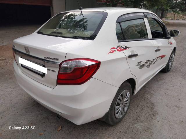 https://images10.gaadi.com/usedcar_image/4512976/original/processed_936cd35fb19f7d5bf52c657be0e8fef7.jpg?imwidth=6401