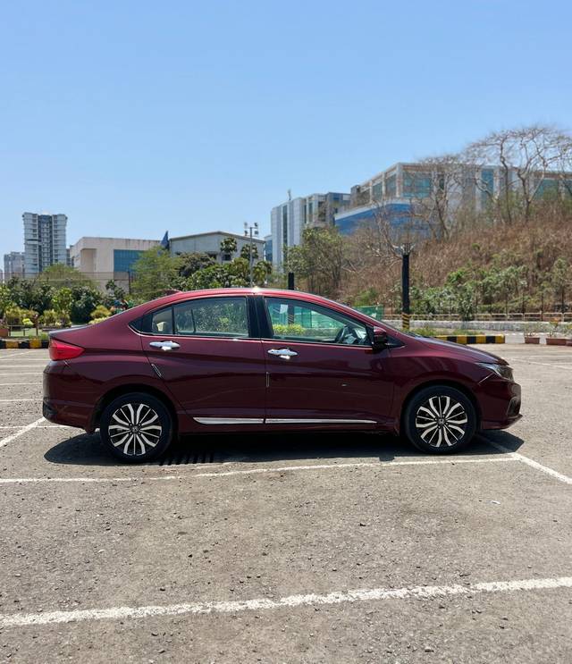 https://images10.gaadi.com/usedcar_image/4512977/original/36db1e906092b865e13cc9b070087367.jpeg?imwidth=6401