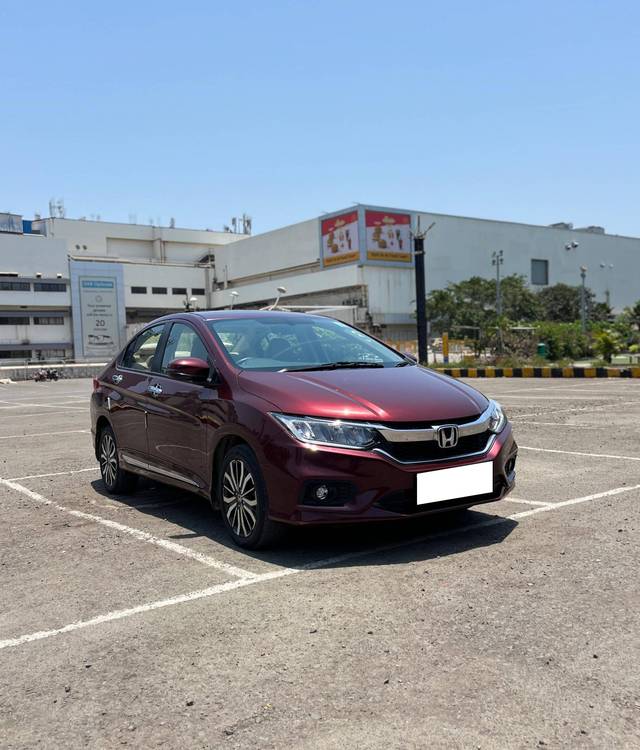 https://images10.gaadi.com/usedcar_image/4512977/original/processed_3bb80bb6cac6ebf6c006b061e83c733e.jpeg?imwidth=6400