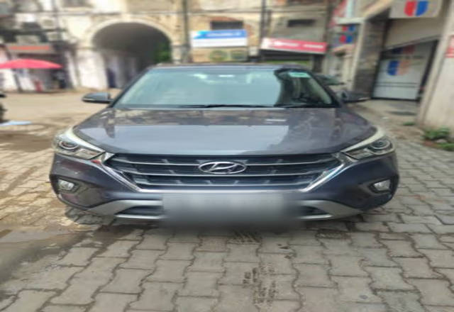https://images10.gaadi.com/usedcar_image/4512980/original/a33413ef-90e9-4488-aa9d-cb2bd469ed80.?imwidth=6400