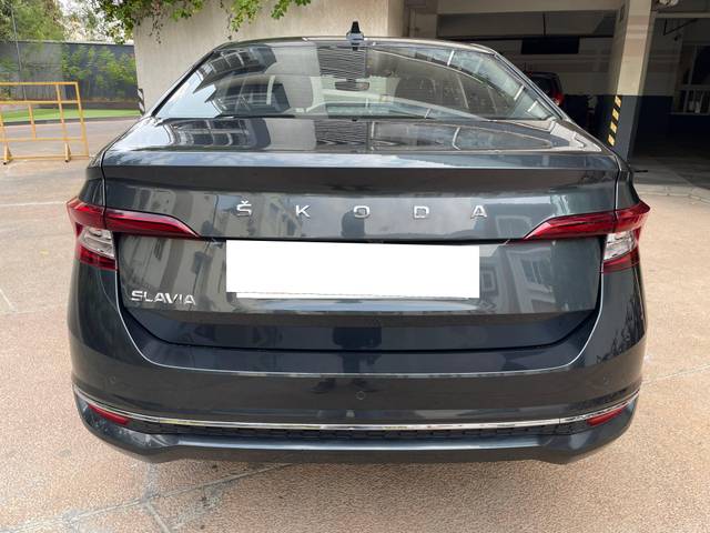 https://images10.gaadi.com/usedcar_image/4512998/original/processed_9d0cfa5a59977e00aae41d41a14a6678.jpeg?imwidth=6402