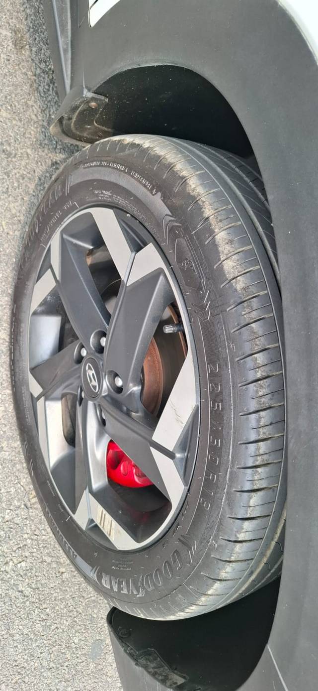 https://images10.gaadi.com/usedcar_image/4513020/original/b6d976bc7e1370b0a668331db568dc08.jpg?imwidth=6402