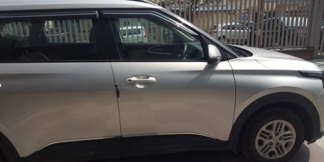 https://images10.gaadi.com/usedcar_image/4513025/original/bde809dba8d92d084a1b53d90da8f52b.jpg?imwidth=6401