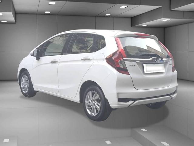 https://images10.gaadi.com/usedcar_image/4513032/original/processed_02974c84b4cab9b35b761bcd6a5ef66d.jpg?imwidth=6402