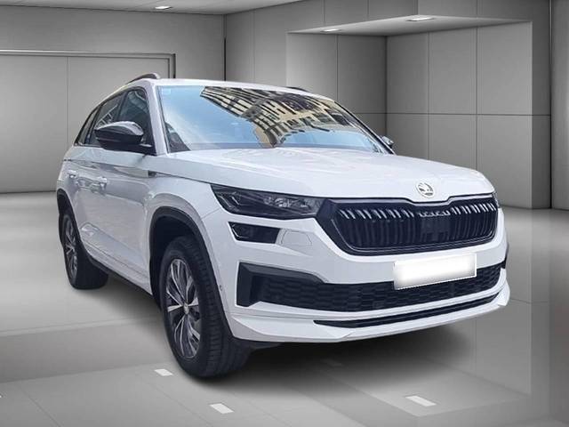 https://images10.gaadi.com/usedcar_image/4513037/original/processed_cfc98ce9d2722baf2199695547deac94.jpg?imwidth=6400