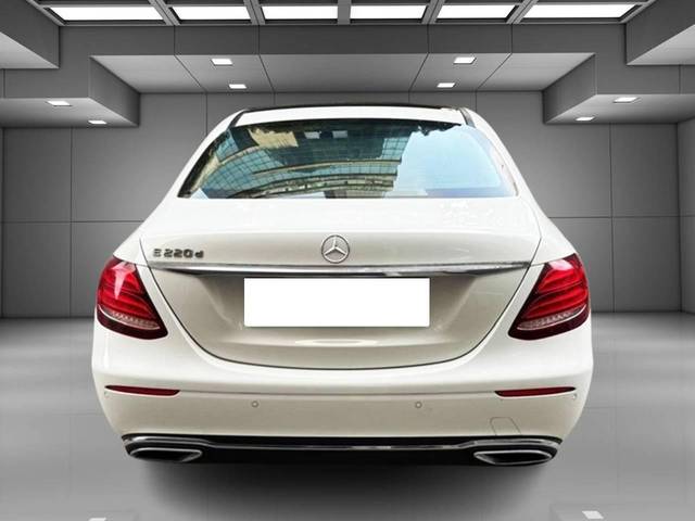 https://images10.gaadi.com/usedcar_image/4513080/original/processed_0dd5634ea1dd20e78c9b257ab4056fd7.jpg?imwidth=6402