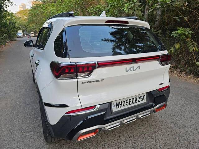 https://images10.gaadi.com/usedcar_image/4513085/original/processed_9f8a0dbab1c018fd274b1de6d4721d17.jpg?imwidth=6402