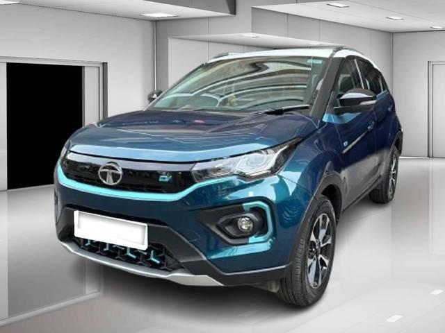 https://images10.gaadi.com/usedcar_image/4513100/original/processed_d8f6a13ee12971f1a6d65945929748f2.jpg?imwidth=6400
