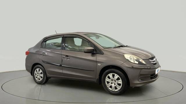 https://images10.gaadi.com/usedcar_image/4513115/original/5fb14470cd6b11d14b14bc41dcb44fb4.jpg?imwidth=6400