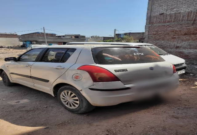 https://images10.gaadi.com/usedcar_image/4513118/original/9d8ef859-5f1a-49c4-a0bc-6eb174c10f1f.?imwidth=6401