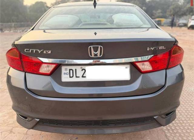 https://images10.gaadi.com/usedcar_image/4513125/original/processed_be412c0f359878fded2bcbe19beed940.jpg?imwidth=6401