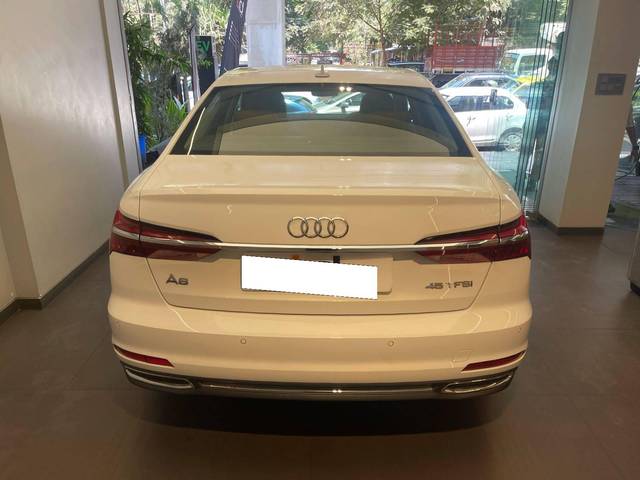 https://images10.gaadi.com/usedcar_image/4513135/original/processed_290f305479b1dcdb60c191a0b7a98c60.jpeg?imwidth=6401