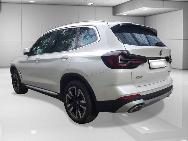 https://images10.gaadi.com/usedcar_image/4513153/original/processed_85395c72a09070a50505bf56d2a6f9b2.jpg?imwidth=6402