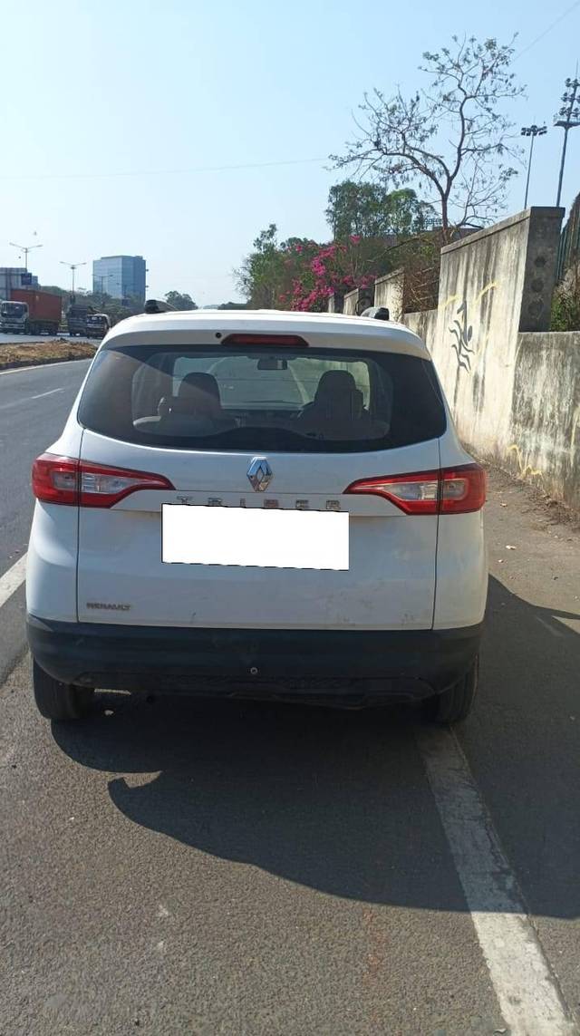 https://images10.gaadi.com/usedcar_image/4513156/original/processed_1a95451562a5852b2156cd2c5bee7624.jpg?imwidth=6401