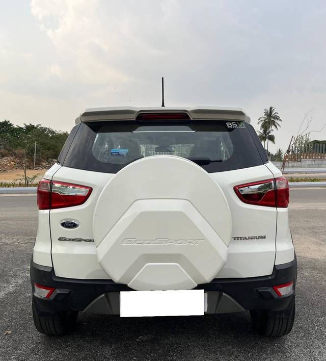 https://images10.gaadi.com/usedcar_image/4513157/original/processed_8b0ee6e2cf04c39e4e7dad20ff8d01eb.jpg?imwidth=6401
