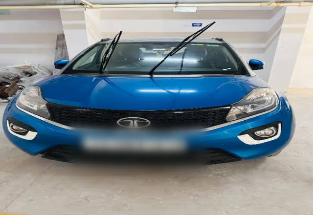 https://images10.gaadi.com/usedcar_image/4513159/original/37dd5792-9c04-4c37-88b5-831560151980.?imwidth=6400