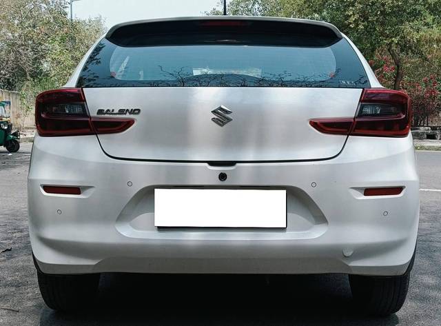 https://images10.gaadi.com/usedcar_image/4513160/original/processed_ee8fcdf36802bfe702beb3a93eeaa299.jpg?imwidth=6402