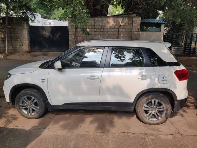 https://images10.gaadi.com/usedcar_image/4513169/original/processed_ffc0e0b824ef0f5a4544a53aaf18e50c.jpg?imwidth=6402