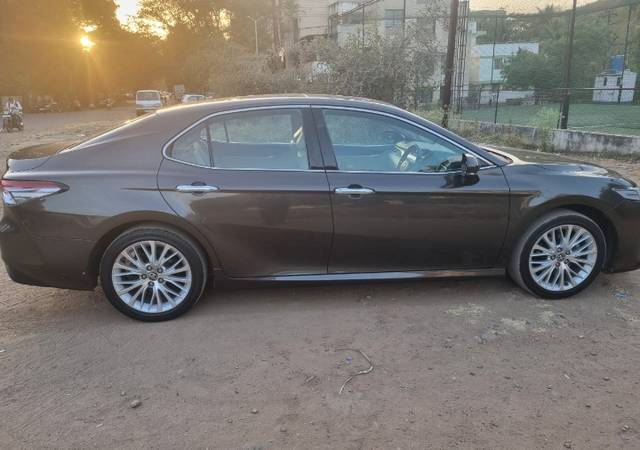 https://images10.gaadi.com/usedcar_image/4513171/original/8110123bb3d682fe5cf8fb919a5daea1.jpg?imwidth=6401