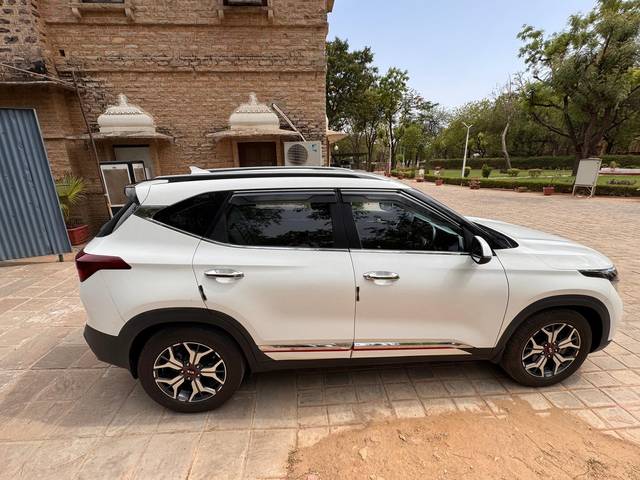 https://images10.gaadi.com/usedcar_image/4513180/original/df2adb17-4448-480f-b8cf-40c718d0299b.jpg?imwidth=6401