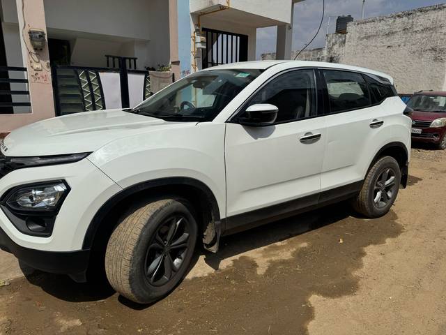 https://images10.gaadi.com/usedcar_image/4513185/original/a49d3df7-cb3f-404e-bb37-f7c300bec997.jpg?imwidth=6400