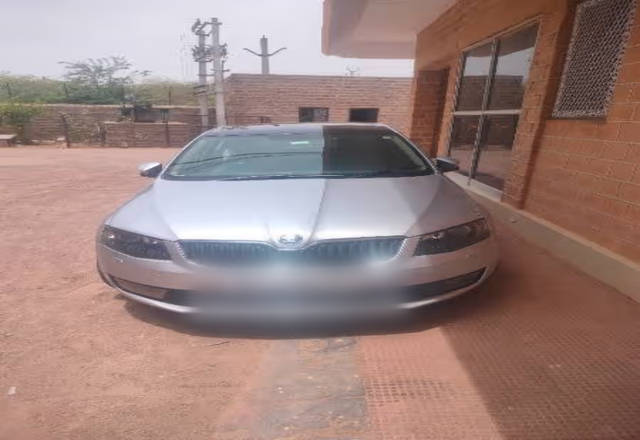 https://images10.gaadi.com/usedcar_image/4513200/original/ed7828d0-3160-4a95-afe9-733b32b97bb0.?imwidth=6400