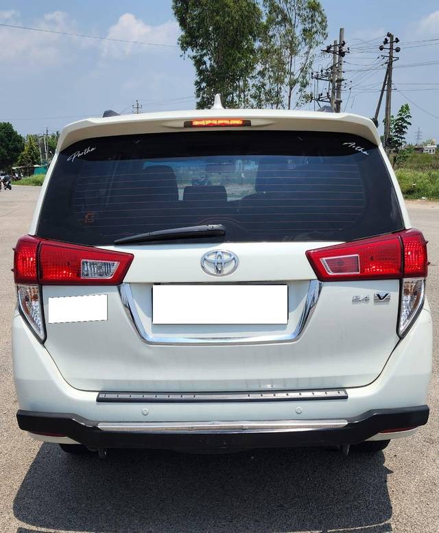 https://images10.gaadi.com/usedcar_image/4513228/original/processed_3ad64b295e79c48098c58ea0bcc9816c.jpg?imwidth=6401