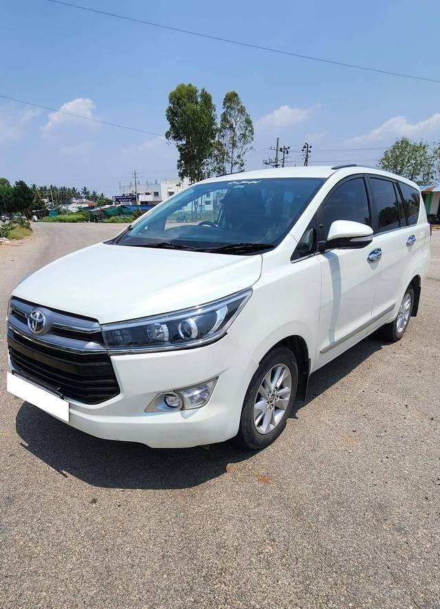 https://images10.gaadi.com/usedcar_image/4513228/original/processed_92867e93ef63415b900419c93f4aaa9f.jpg?imwidth=6400