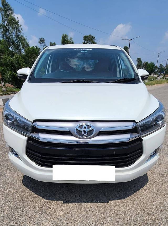 https://images10.gaadi.com/usedcar_image/4513228/original/processed_fec6b1fb9407fa3c490db466543f6697.jpg?imwidth=6402