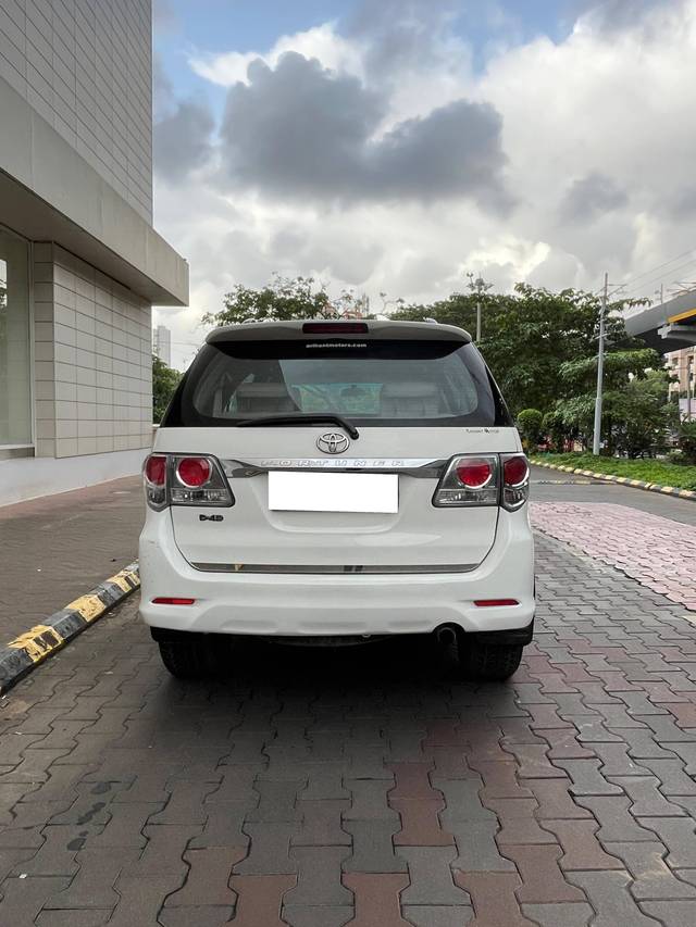 https://images10.gaadi.com/usedcar_image/4513229/original/processed_84bf1e1f7fdccc67c19e847883f4d0e1.jpg?imwidth=6402