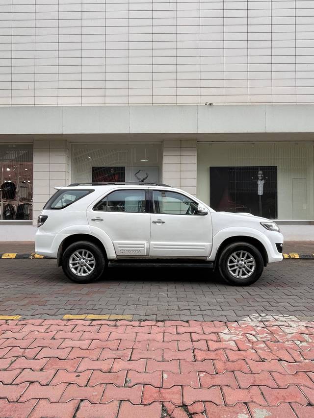 https://images10.gaadi.com/usedcar_image/4513229/original/processed_a4f1a7b48af713a63bf5f9a896f9177d.jpg?imwidth=6401