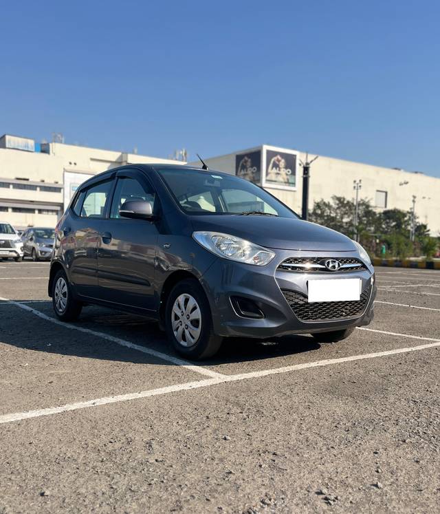 https://images10.gaadi.com/usedcar_image/4513231/original/processed_d7c056c5945b4a08edcb63ca9ebfcd6a.jpeg?imwidth=6400