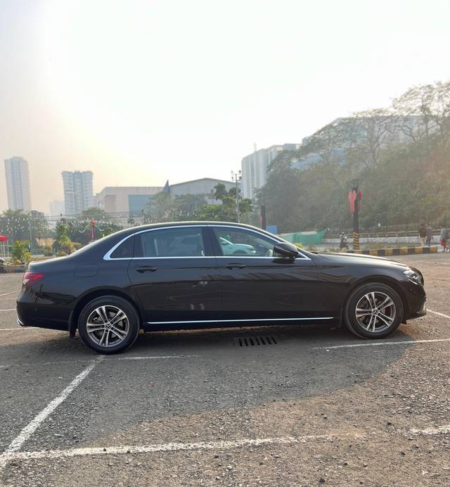 https://images10.gaadi.com/usedcar_image/4513232/original/ce40d0b7d8e8c3dca116b8994d13bf01.jpg?imwidth=6401