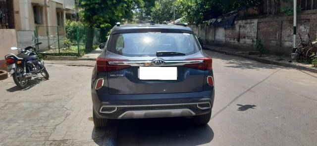 https://images10.gaadi.com/usedcar_image/4513239/original/processed_11528c52ffcd9e077e87c5fc5c8627ab.jpg?imwidth=6401
