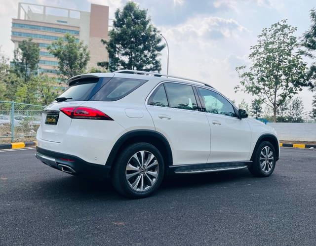 https://images10.gaadi.com/usedcar_image/4513240/original/processed_037d1e164286766ff9feabc806c4edfa.jpg?imwidth=6401