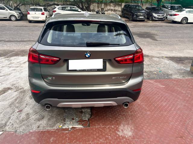 https://images10.gaadi.com/usedcar_image/4513247/original/processed_31c6cebe4f715010ebcc5e6b5ddff01f.jpg?imwidth=6401