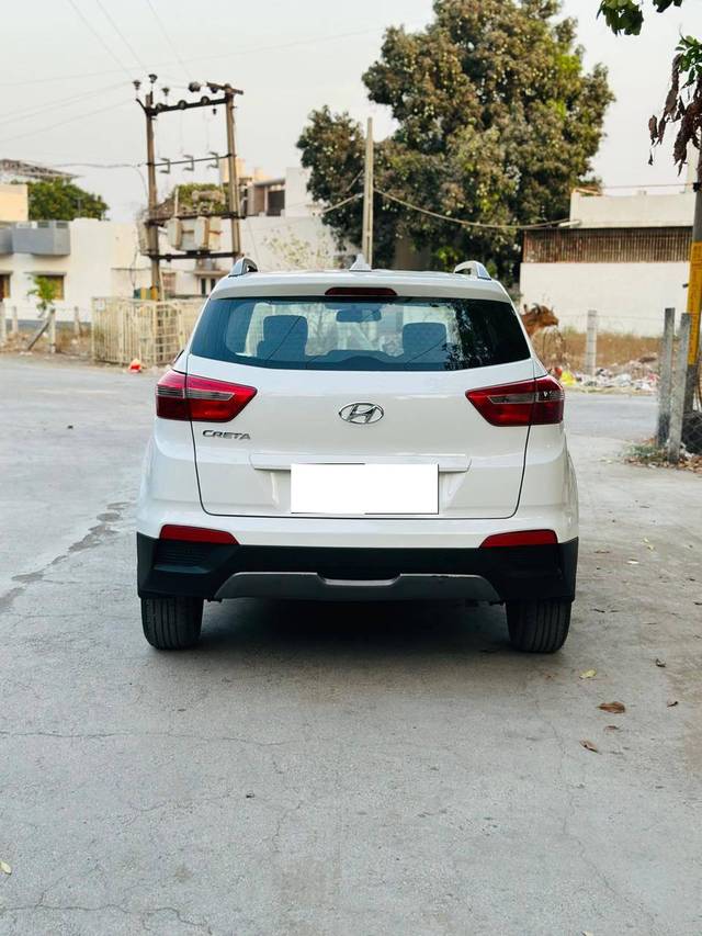 https://images10.gaadi.com/usedcar_image/4513292/original/processed_5325559f2cc8ec88902ba407b2748eec.jpg?imwidth=6402