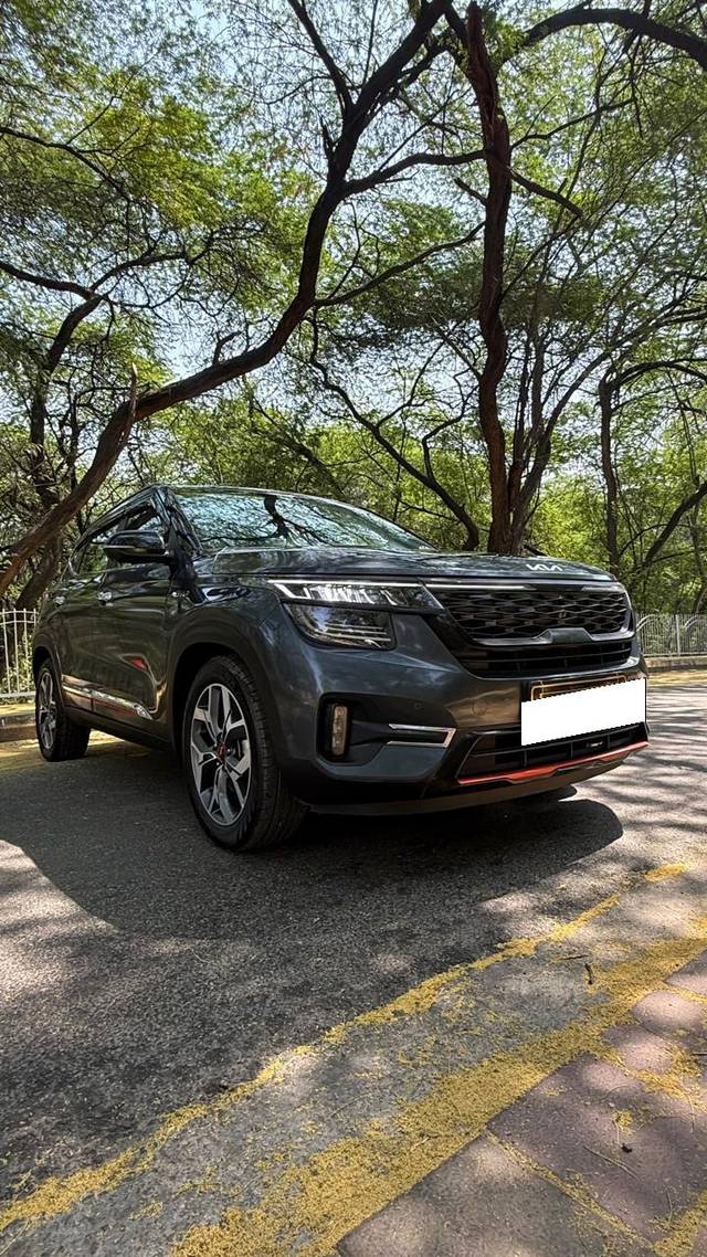 https://images10.gaadi.com/usedcar_image/4513302/original/processed_56d40f18a64bf4943e5b0c688b623e67.jpg?imwidth=6400