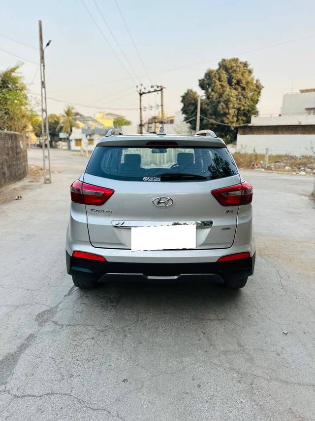 https://images10.gaadi.com/usedcar_image/4513311/original/processed_e8f05e814907cf0b85f638180ca9eae4.jpg?imwidth=6402