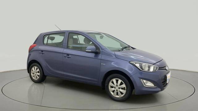 https://images10.gaadi.com/usedcar_image/4513312/original/2b5461a7c0f2e7c15b4f4f415a43c084.jpg?imwidth=6400