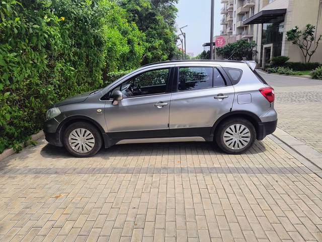 https://images10.gaadi.com/usedcar_image/4513316/original/1a679843-3cfd-4f69-ae10-583df632cdb0.jpg?imwidth=6400