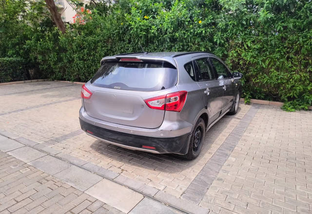 https://images10.gaadi.com/usedcar_image/4513316/original/36e329f0-feed-430d-b485-4bb0e9bcc841.?imwidth=6401